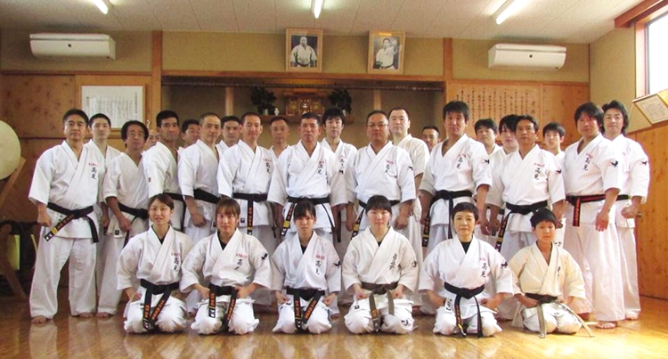 高見空手　本部道場