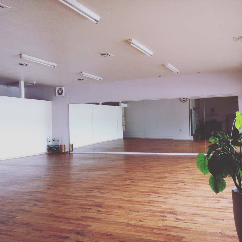 タイ式ヨガ  ルーシーダットンスタジオ イム_2