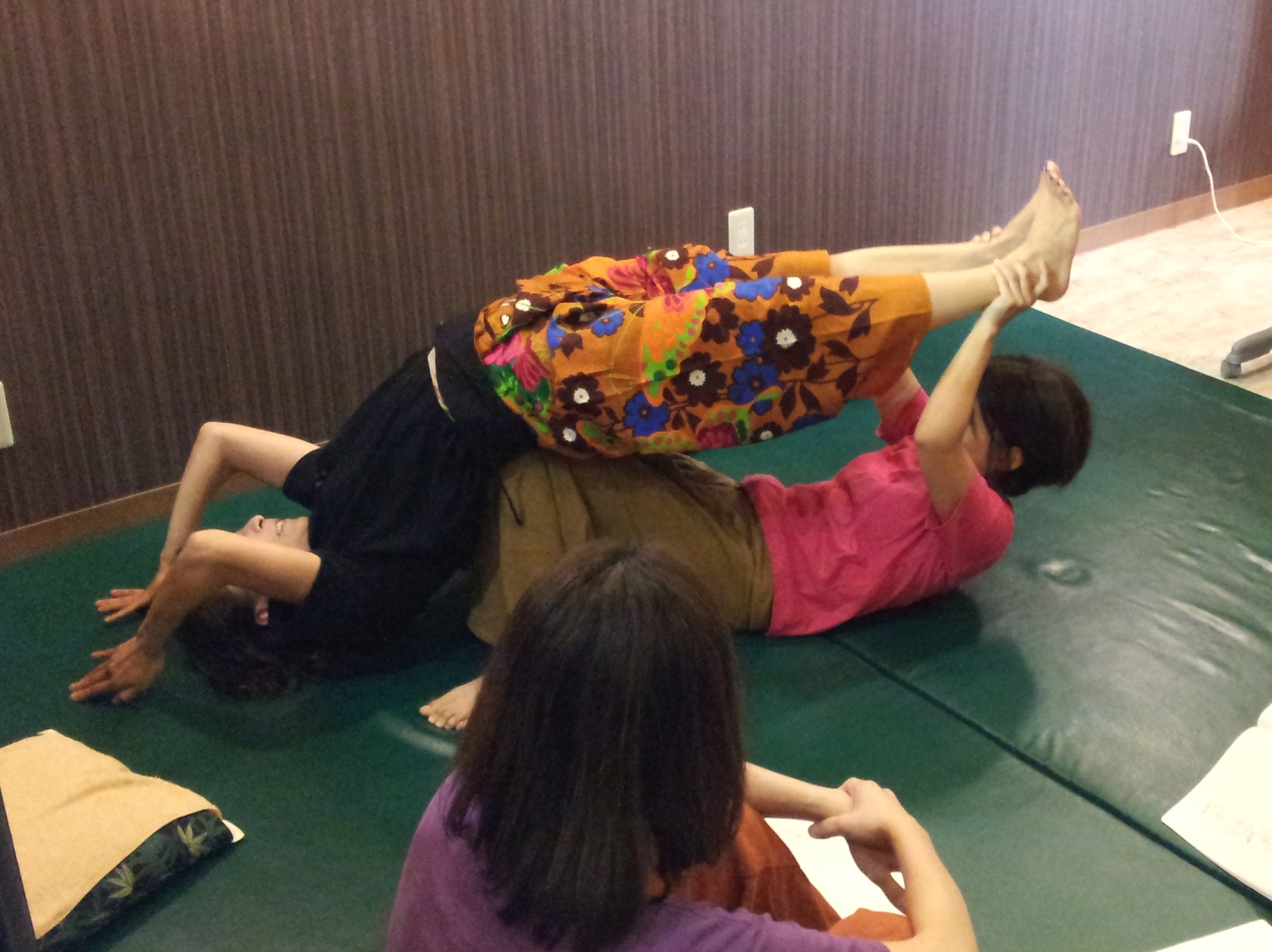 本場アジアンマッサージをリーズナブルに学ぶ　タイ式・オイル・リフレ専門ワイズアールセラピストスクール_2