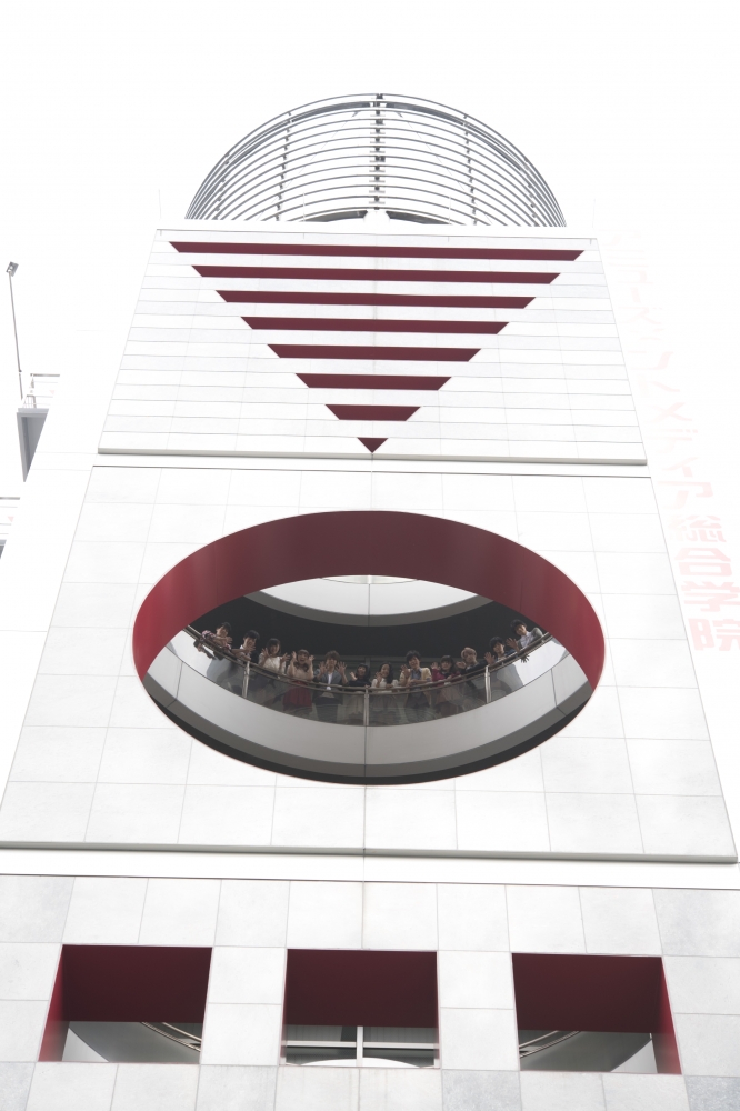 アミューズメントメディア総合学院（本館）