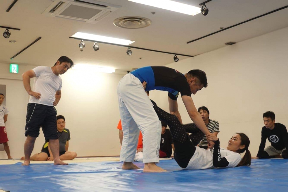 池袋　グレイシー柔術　基本・護身術教室_2