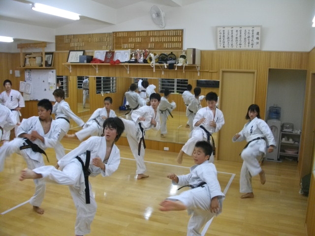 空手道錬武会　厚木本部道場