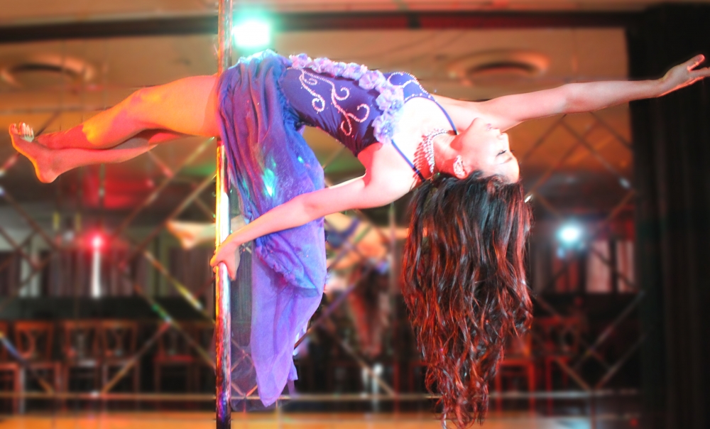 横浜 ポールダンススタジオ Baccratdoll_2