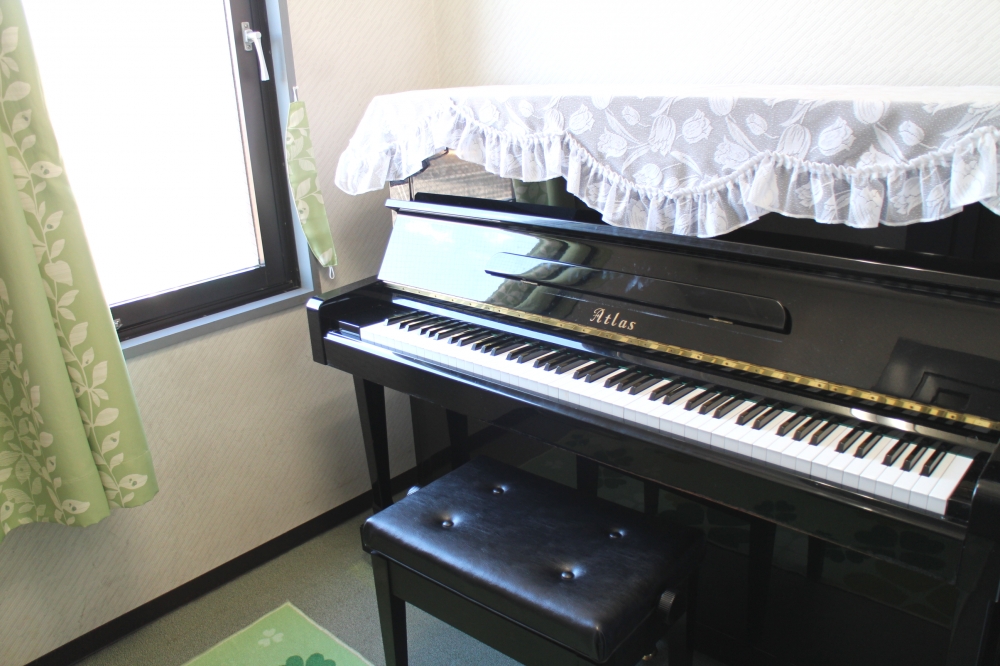 株式会社小宅楽器　豊春音楽センター