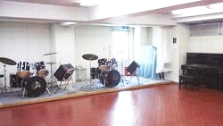 ヨモギヤ楽器株式会社　豊明センター_2