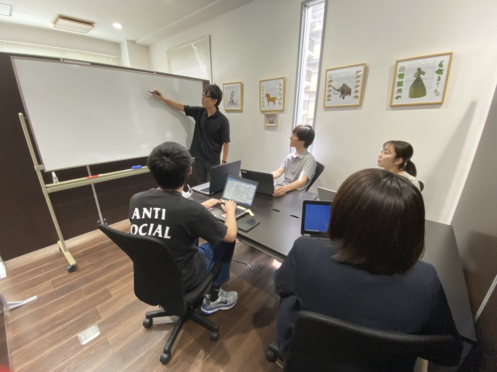 吹田市のパソコン教室まなクル江坂（Webデザインスクール・プログラミング教室 他）