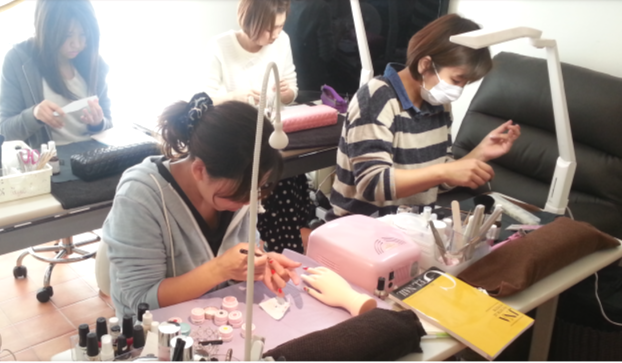 ネイルスクール La Vie en rose