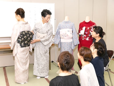 京都きもの学院　宝塚教室_2